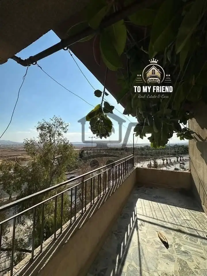 للبيع بيت في المزة - الصورة 2