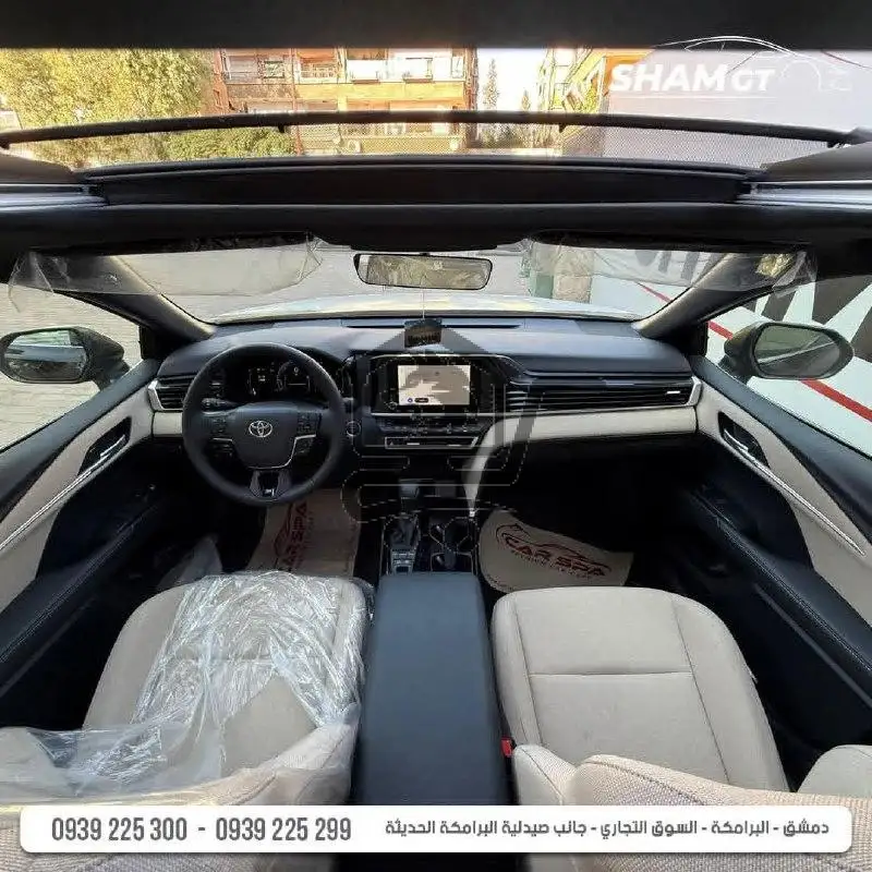 Toyota Camry Hybrid LE - الصورة 4