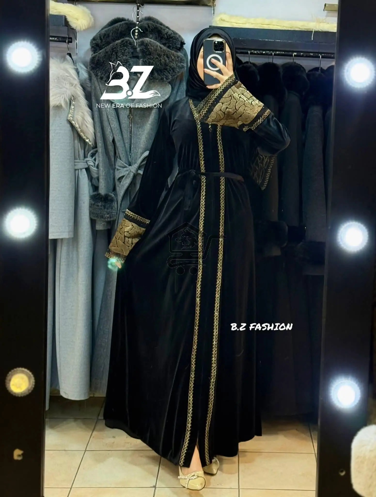 عباية مخمل مطرزة - الصورة 5