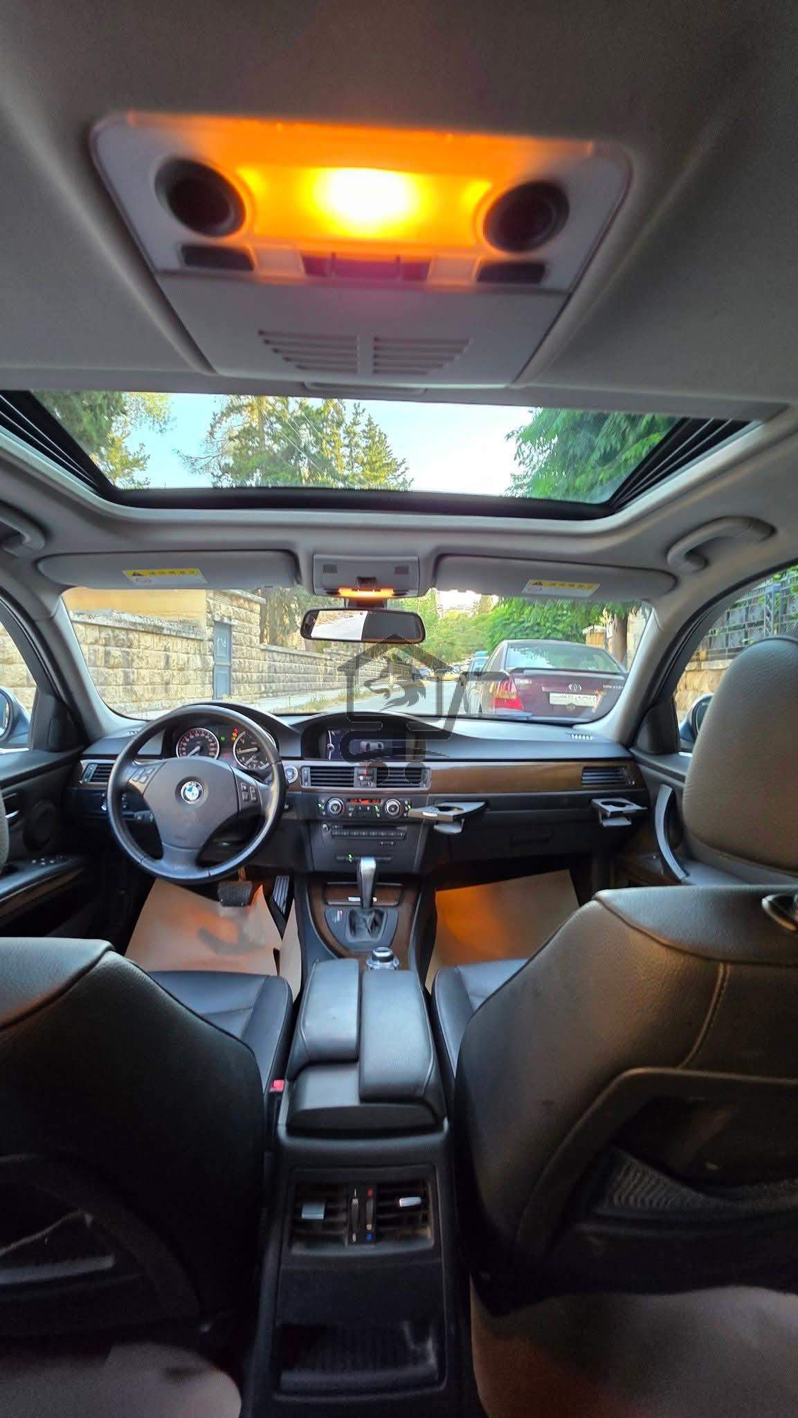BMW 320i - الصورة 7