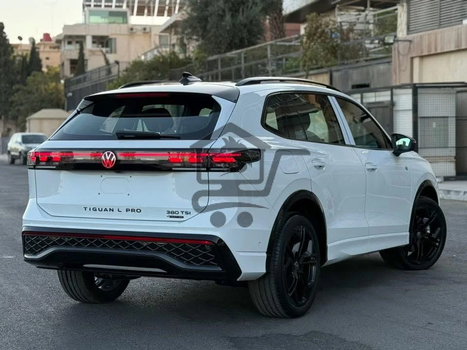 Volkswagen Tiguan - الصورة 2