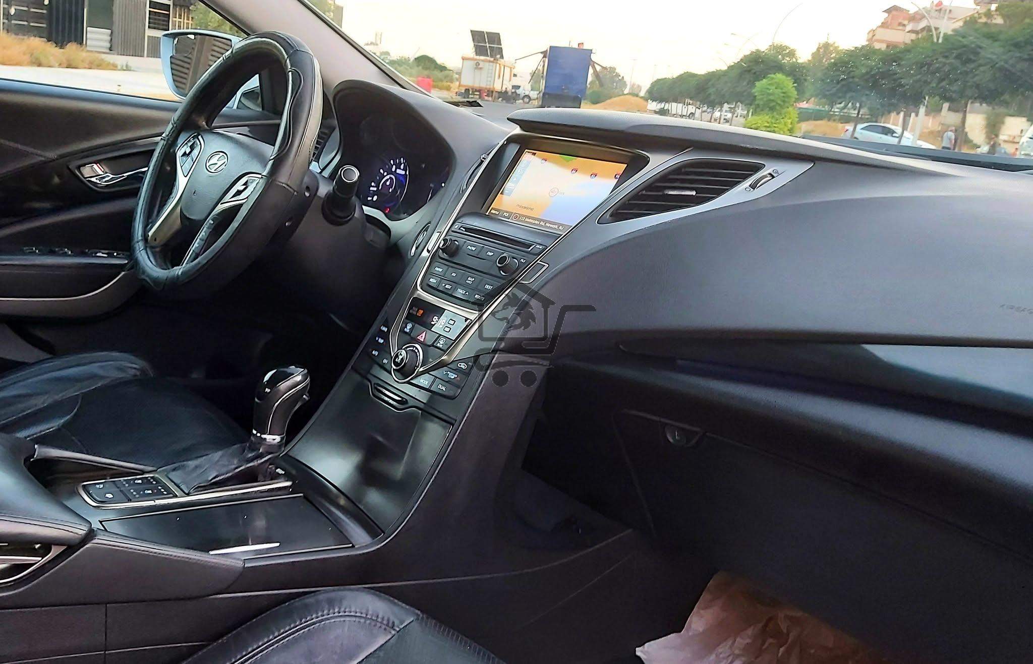 Hyundai Azera 2015 - الصورة 8