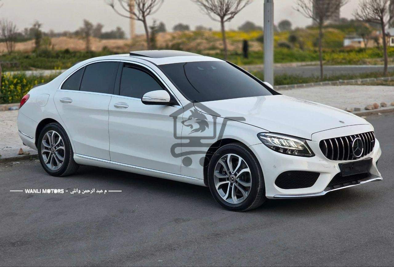 MERCEDES BENZ C300 - الصورة 2