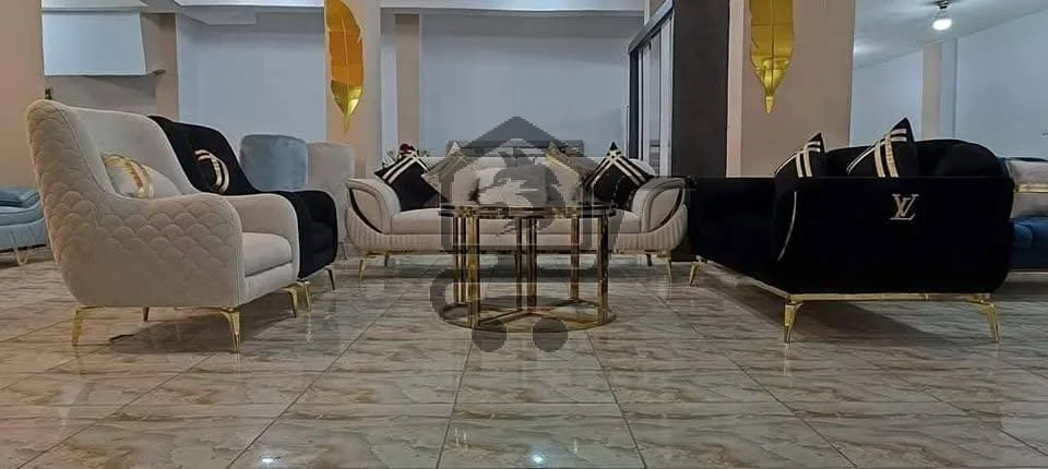 آدم - الصورة 6