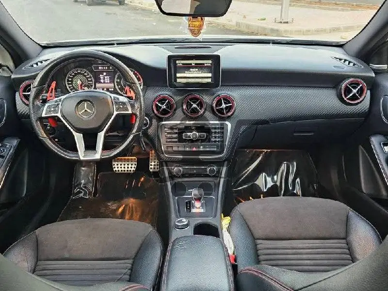 AMG MERCEDES-BENZ A45 - الصورة 5