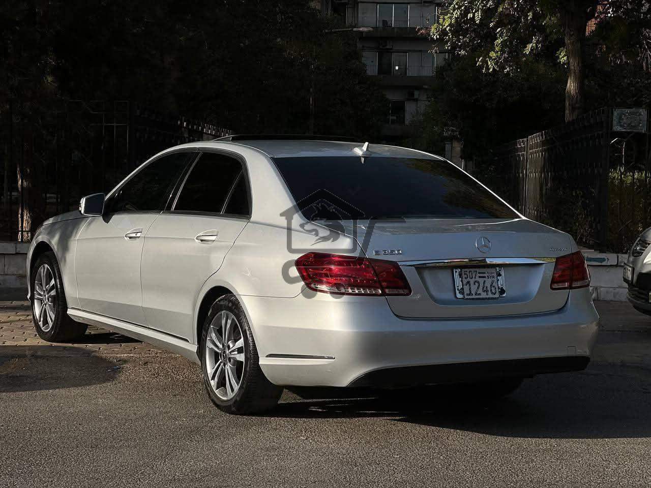 Mercedes-Benz E350 - الصورة 4