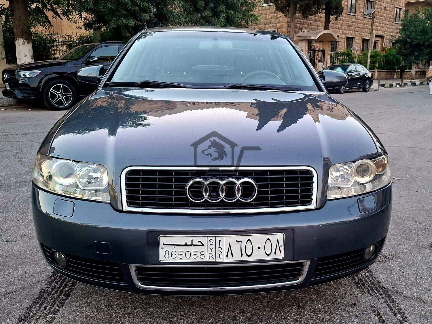 Audi A4 2003 - الصورة 1