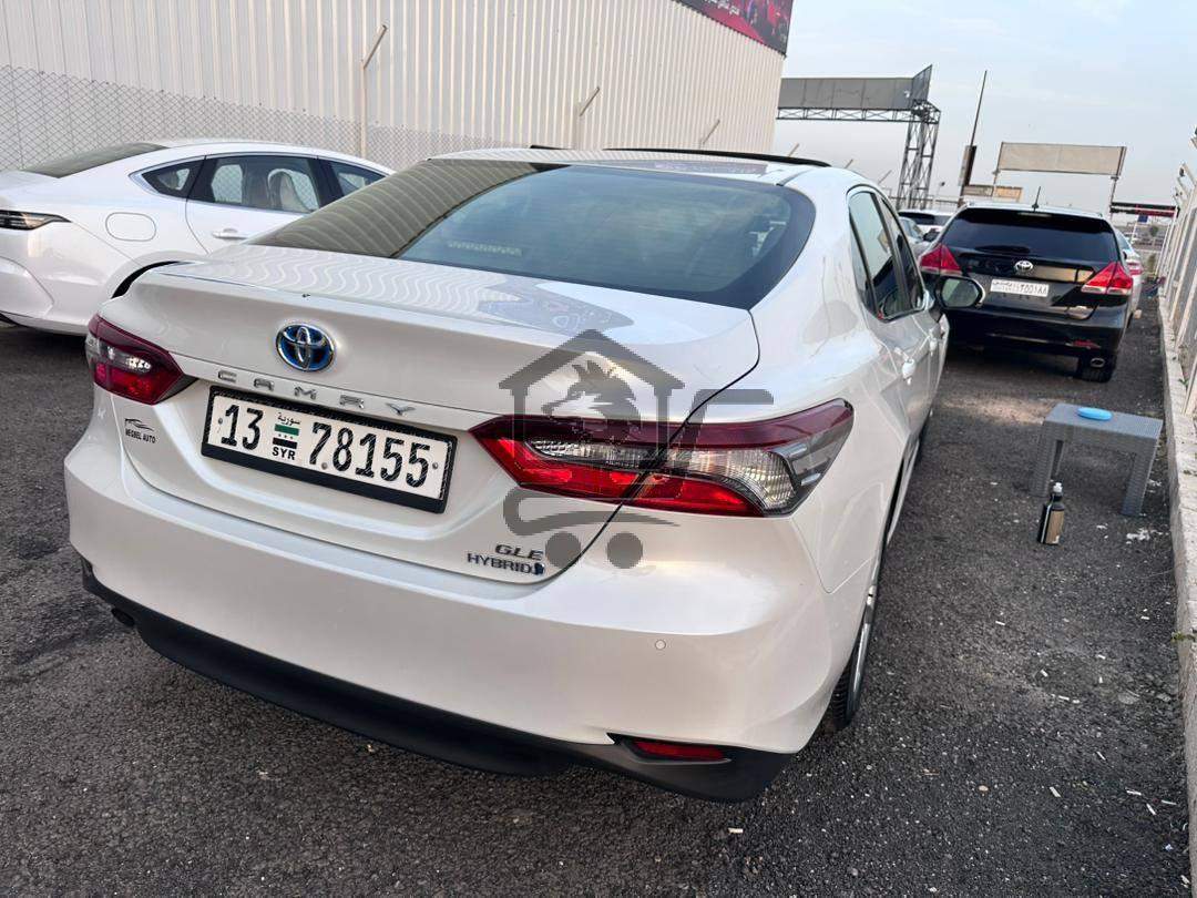 Toyota Camry 2024 - الصورة 2