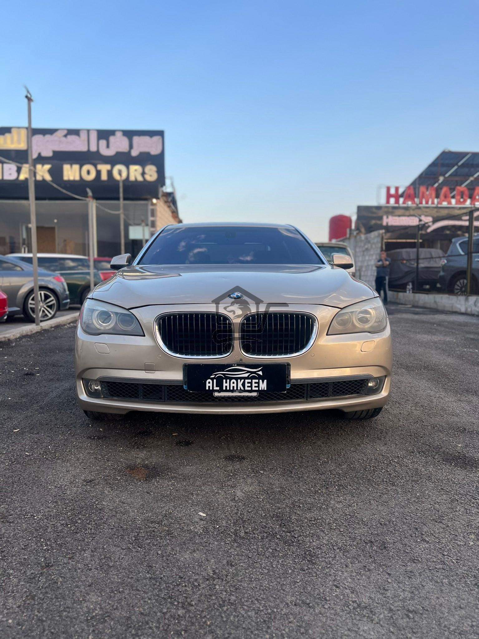 BMW 740i 2012 - الصورة 1