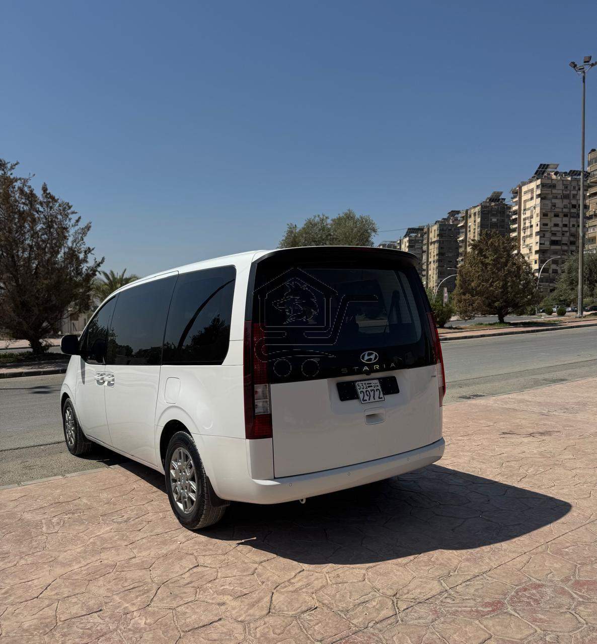 فان هيونداي ستاريا 2022 HTRAC - الصورة 5