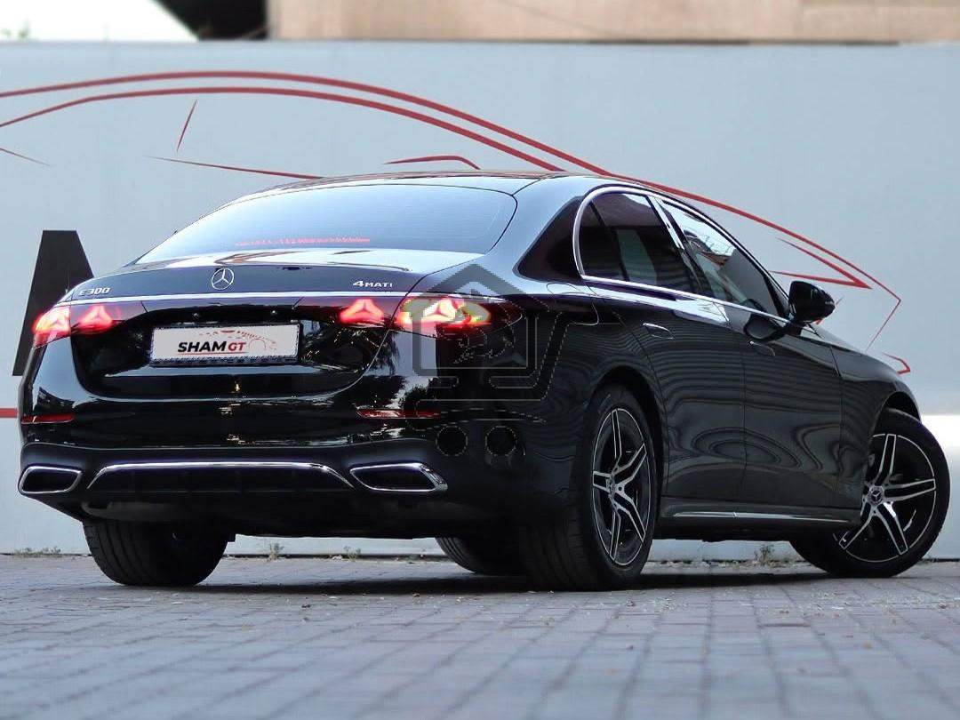 Mercedes E300 2026 - الصورة 2