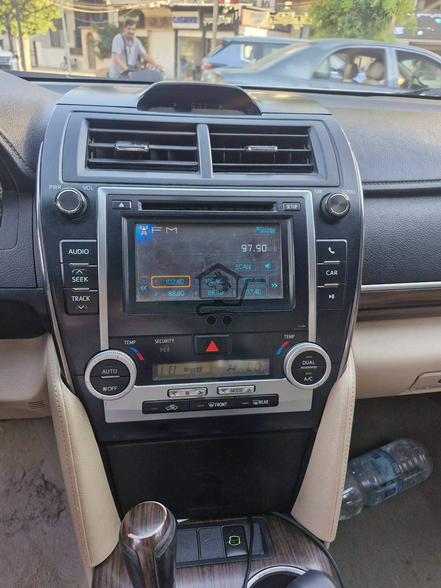 Toyota Camry 2012 - الصورة 8