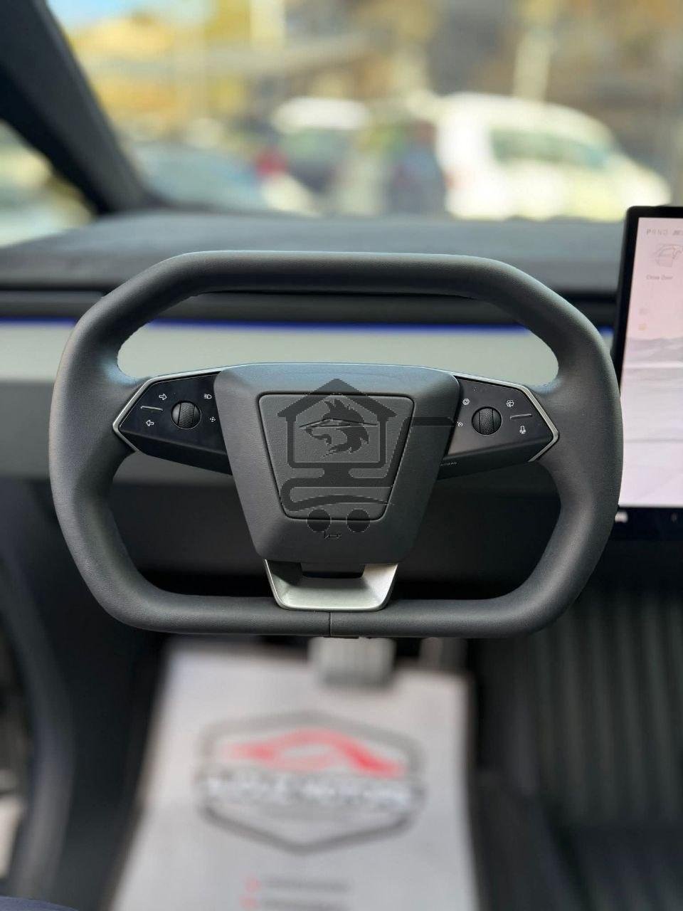 Tesla Cybertruck 2024 - الصورة 9