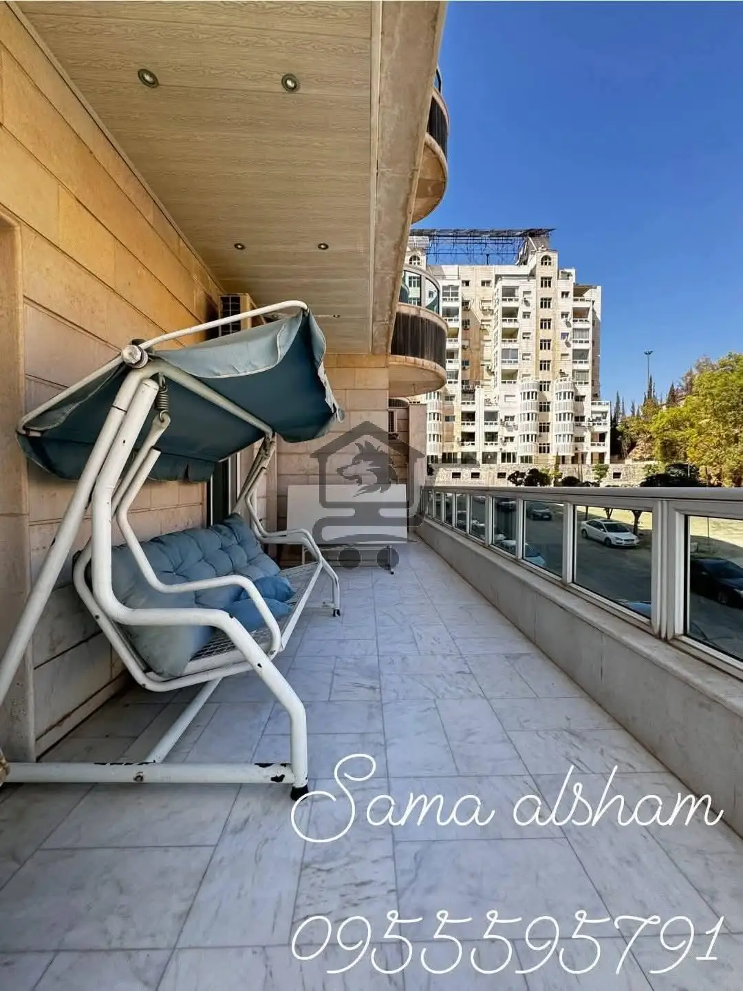 شقة بإطلالة بانورامية بدون فرش - الصورة 2