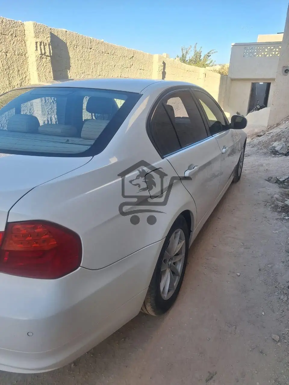 بي ام 2010 BMW 320i - الصورة 2