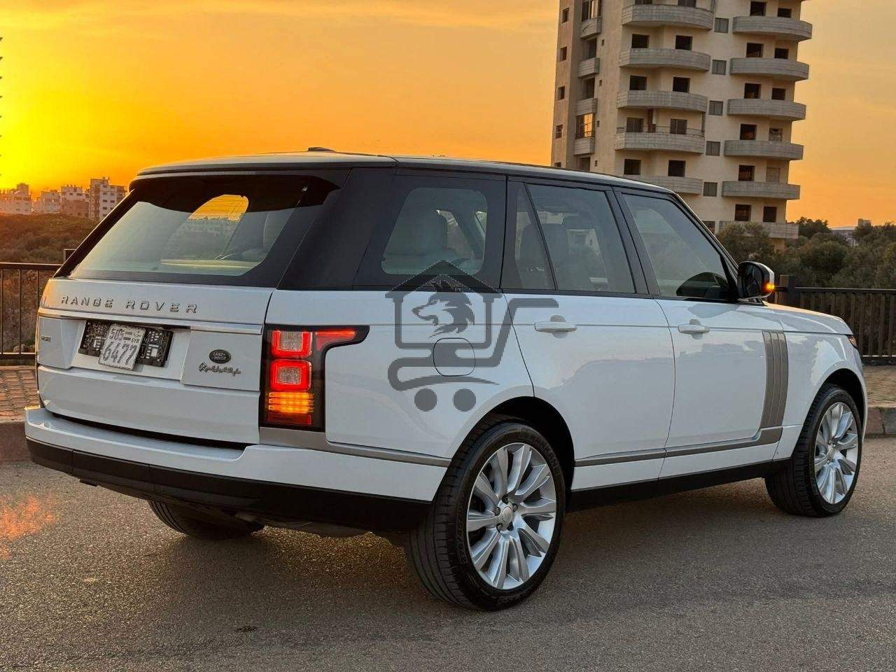 Range Rover Vogue HSE - الصورة 4