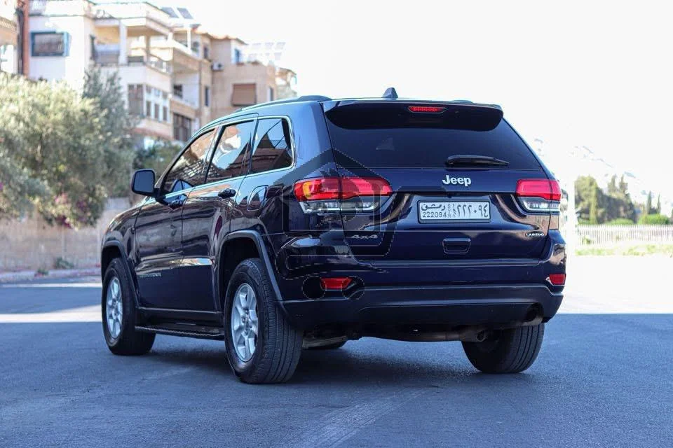 Jeep Cherokee - الصورة 2