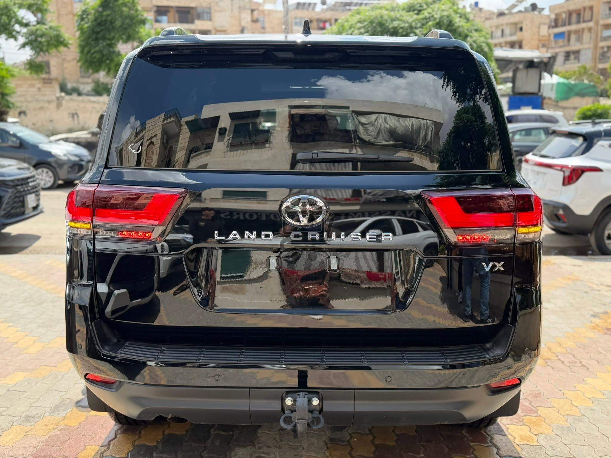 Toyota Land Cruiser VX 2025 - الصورة 6