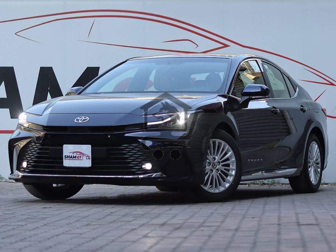 Toyota Camry LE - الصورة 1