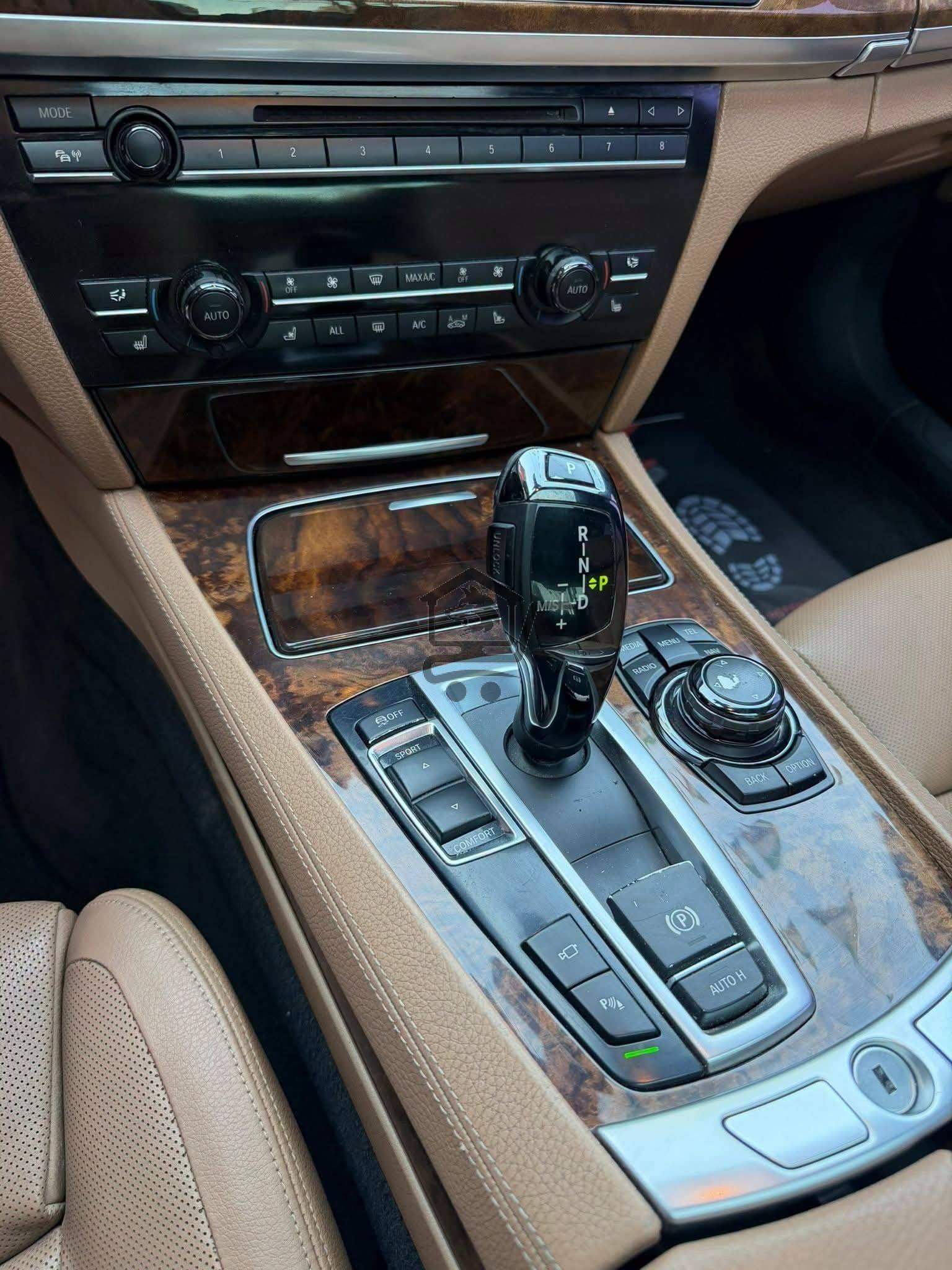 BMW 750Li 2014 - الصورة 9