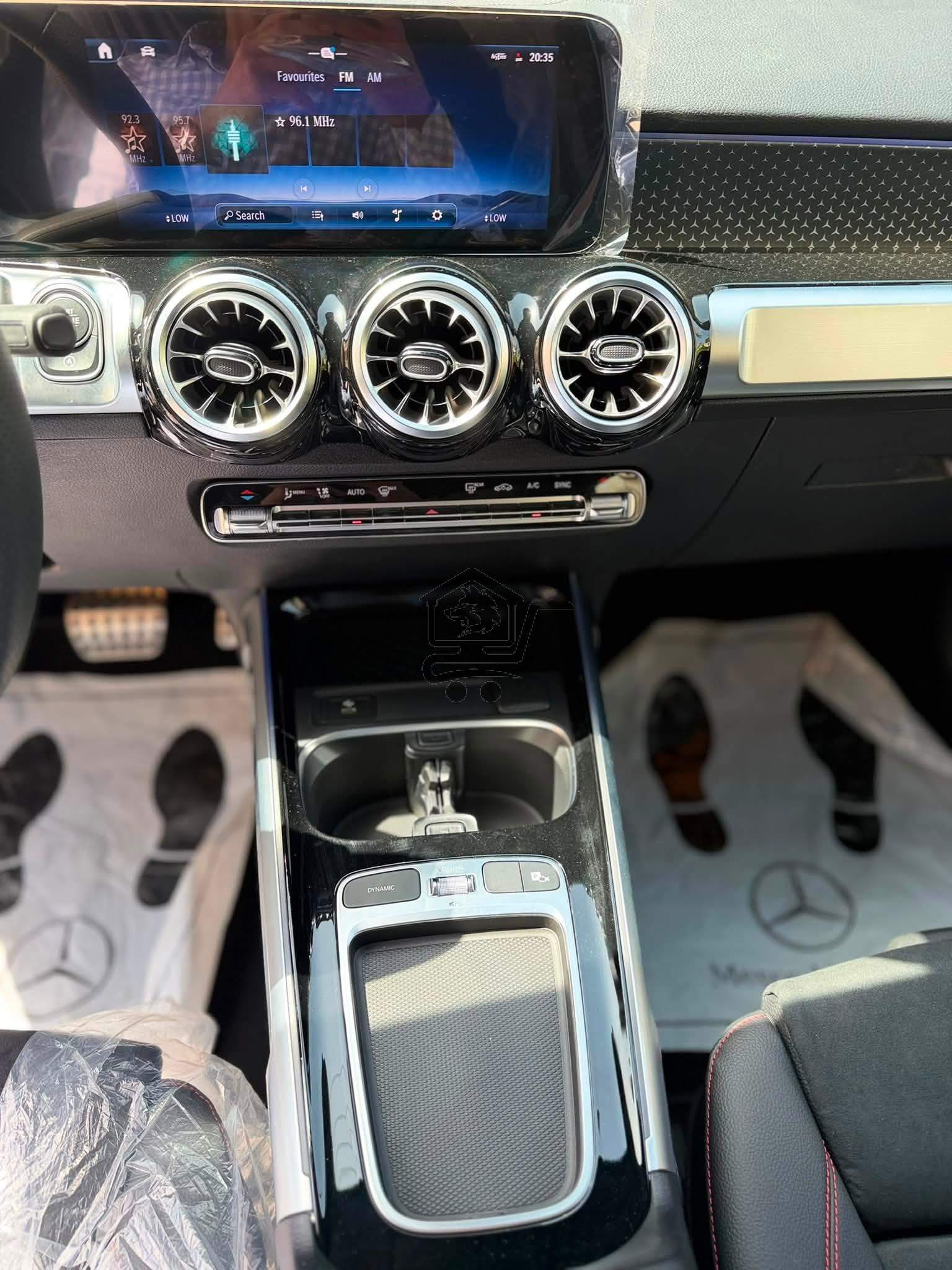 Mercedes-Benz GLB 250 2025 - الصورة 7