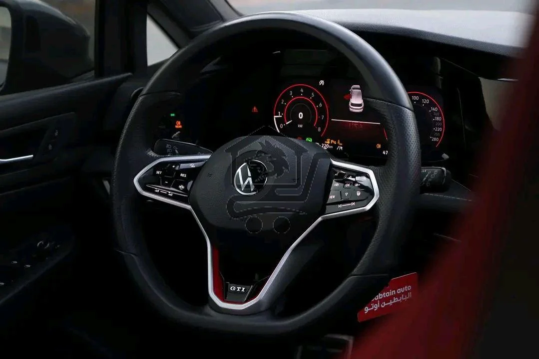 Volkswagen Golf GTI - الصورة 4