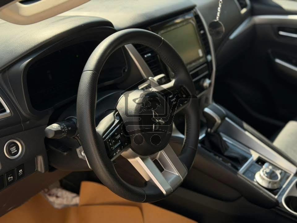 Mitsubishi Montero Sport - الصورة 6