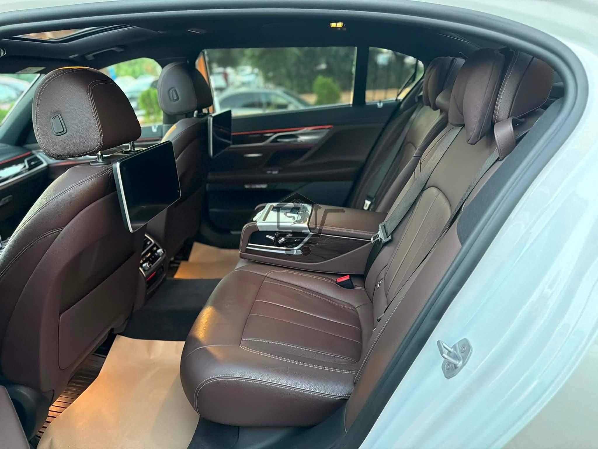 BMW 730Li 2018 - الصورة 10