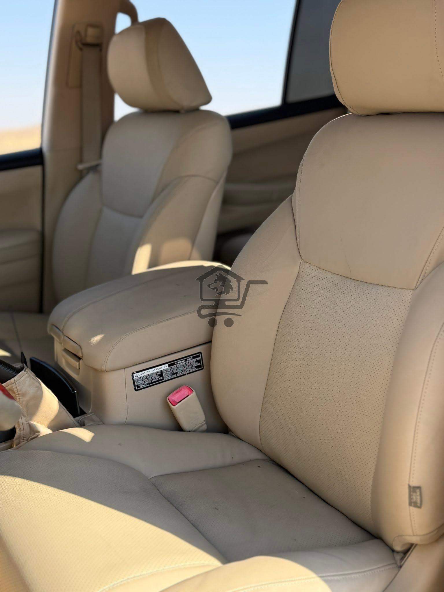 Lexus LX570 2011 - الصورة 5