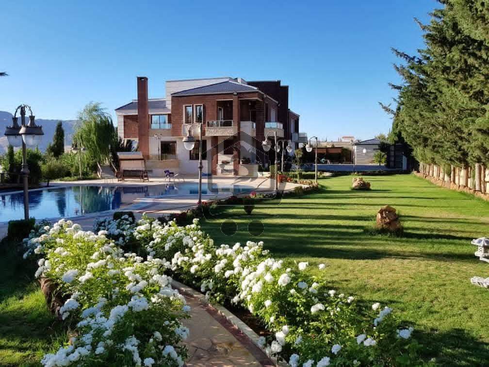 قصر للبيع بتصميم عصري فاخر - الصورة 1