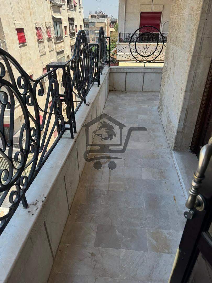 للإيجار بموقع مميز - الصورة 2