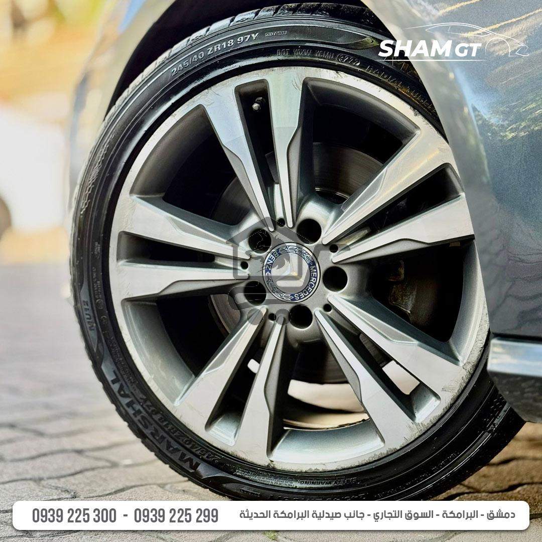 Mercedes-Benz E300 - الصورة 6