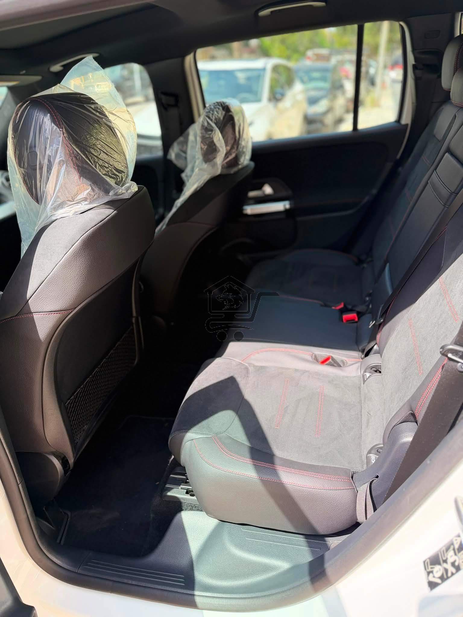 Mercedes-Benz GLB 250 2025 - الصورة 9