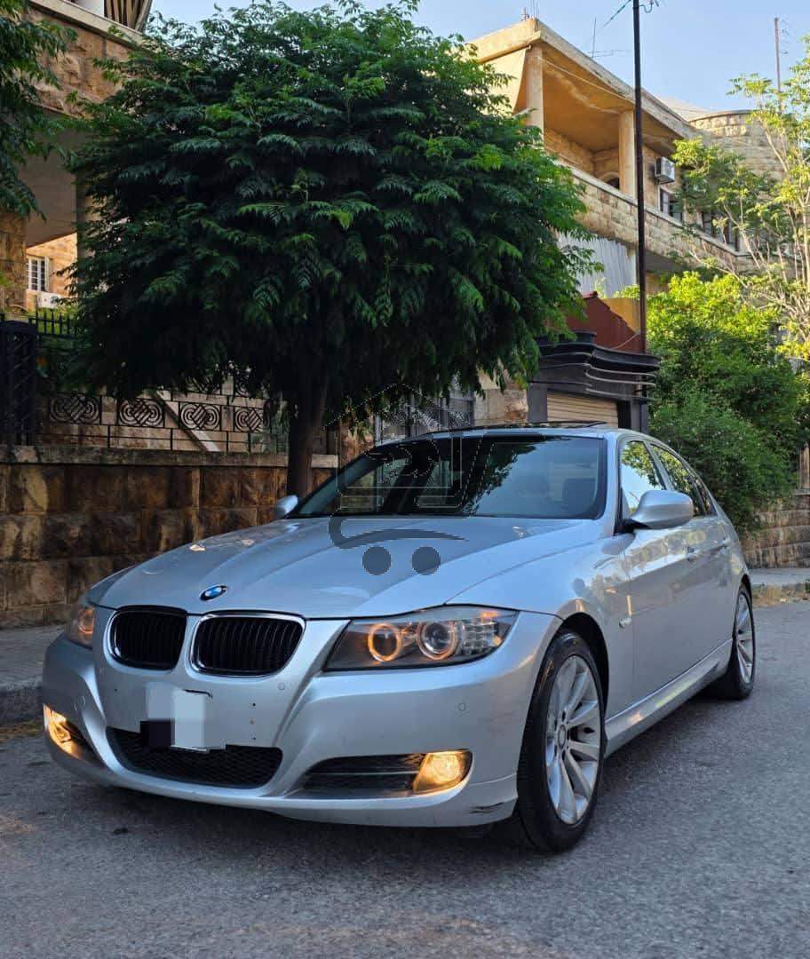 BMW 320i - الصورة 1