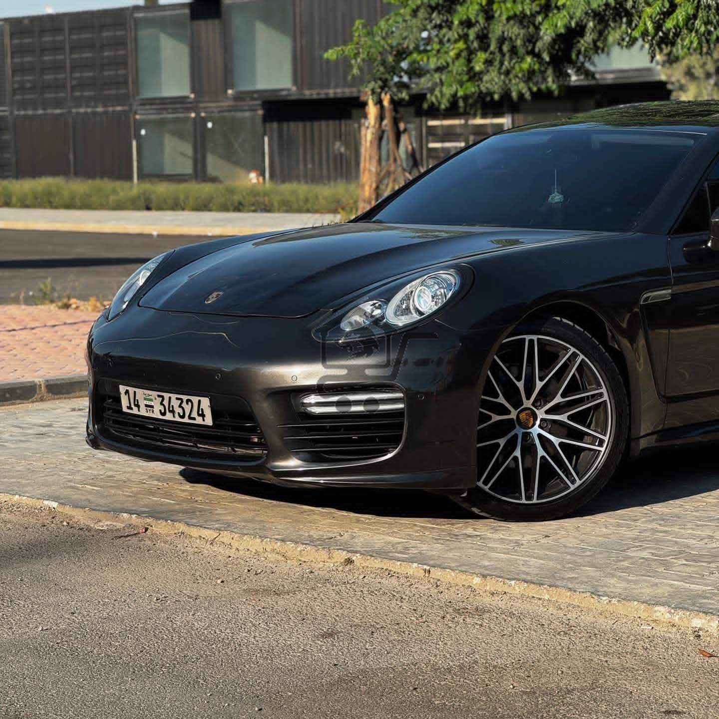 Porsche Panamera - الصورة 1