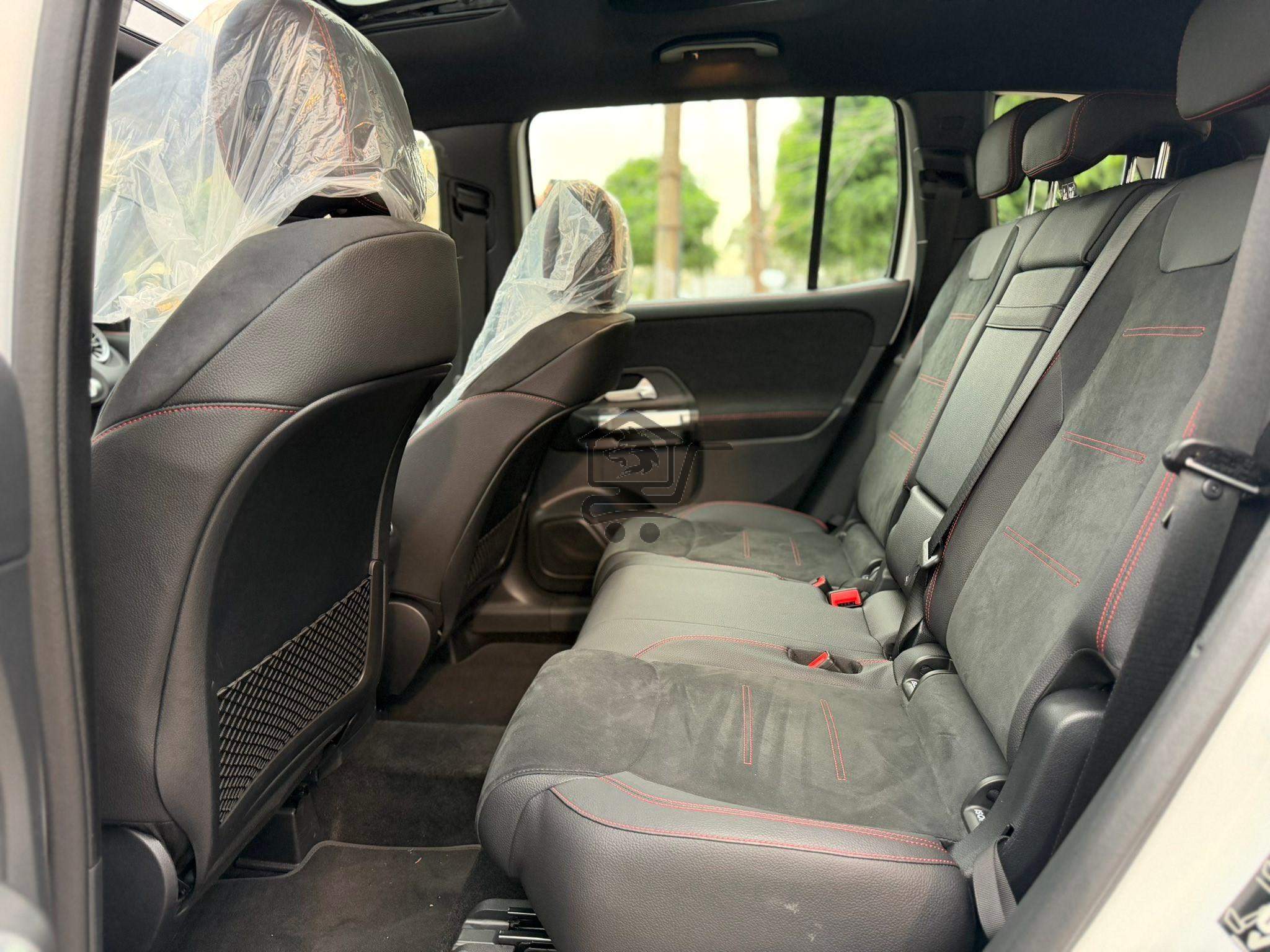 Mercedes-Benz GLB 250 - الصورة 9