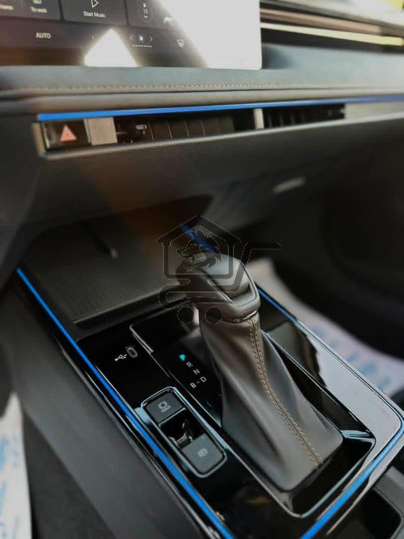 Toyota Corolla Hybrid - الصورة 7