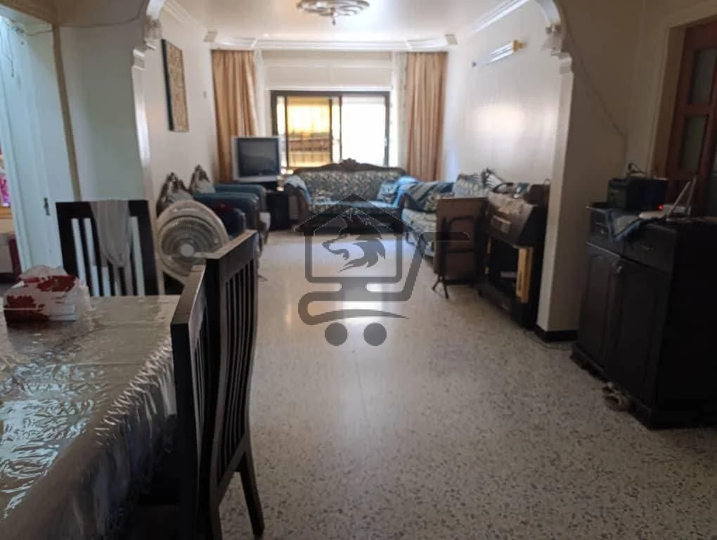 شقة ارضية بإطلالة رائعة - الصورة 2