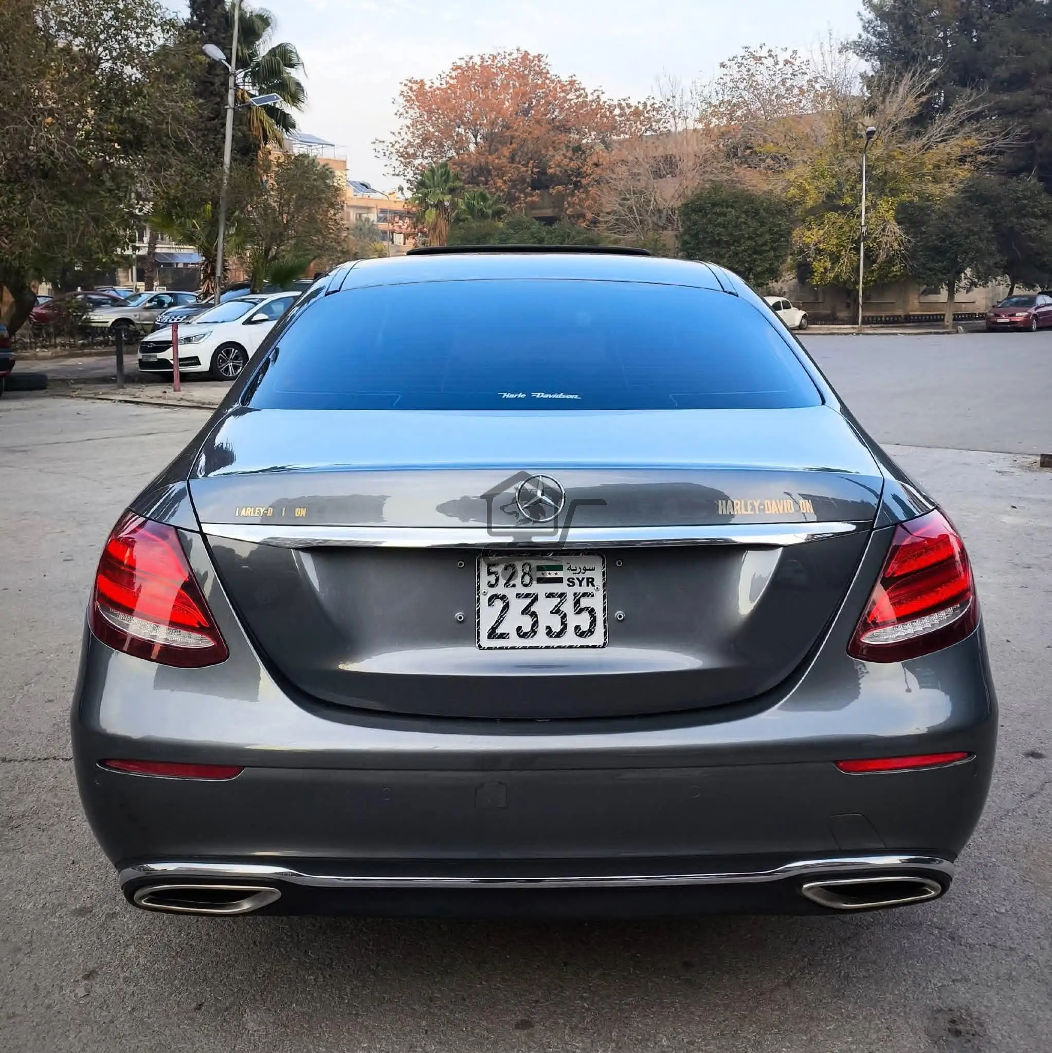 Mercedes E300 - الصورة 1