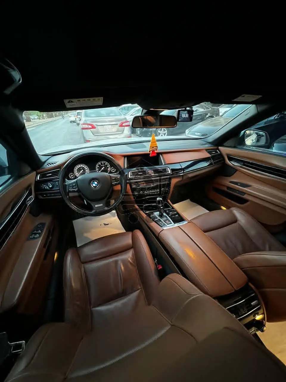 BMW 740 Li individual - الصورة 4