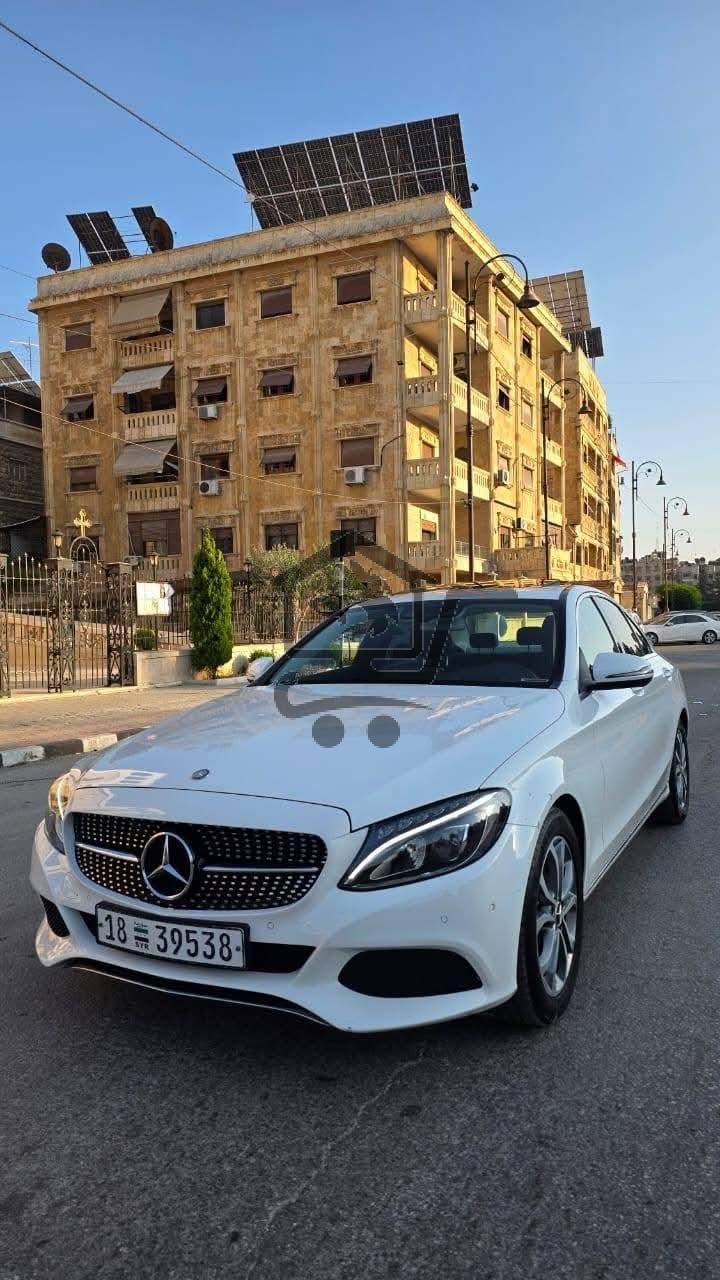 Mercedes C200 - الصورة 1