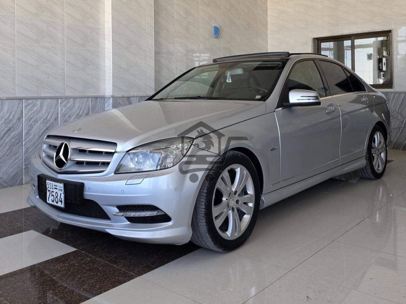 Mercedes C200 2011 - الصورة 1