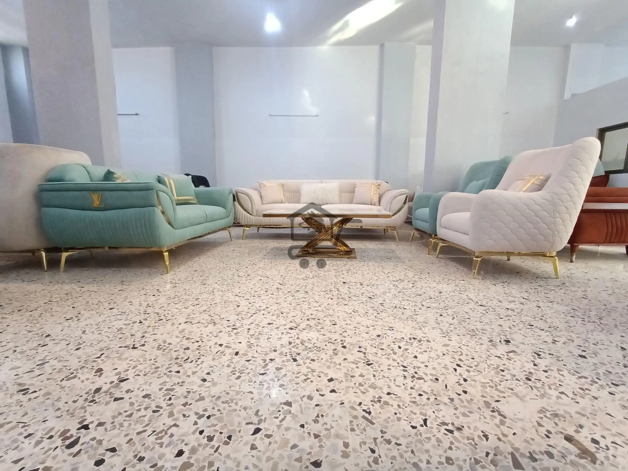 آدم للمفروشات - الصورة 8