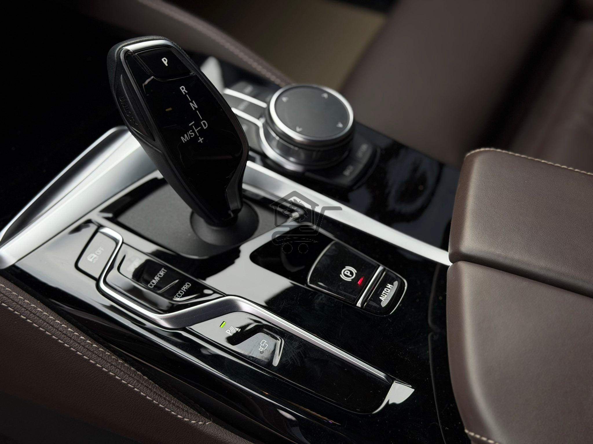 BMW 530i xDrive - الصورة 9