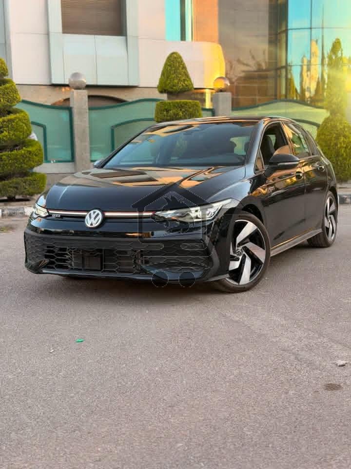 Volkswagen Golf GTI - الصورة 1
