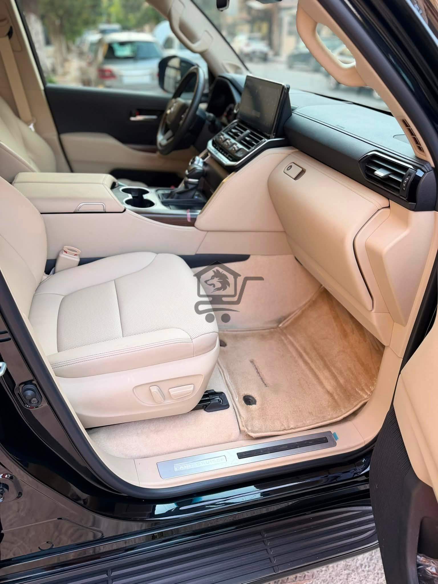 Toyota Land Cruiser GXR - الصورة 9