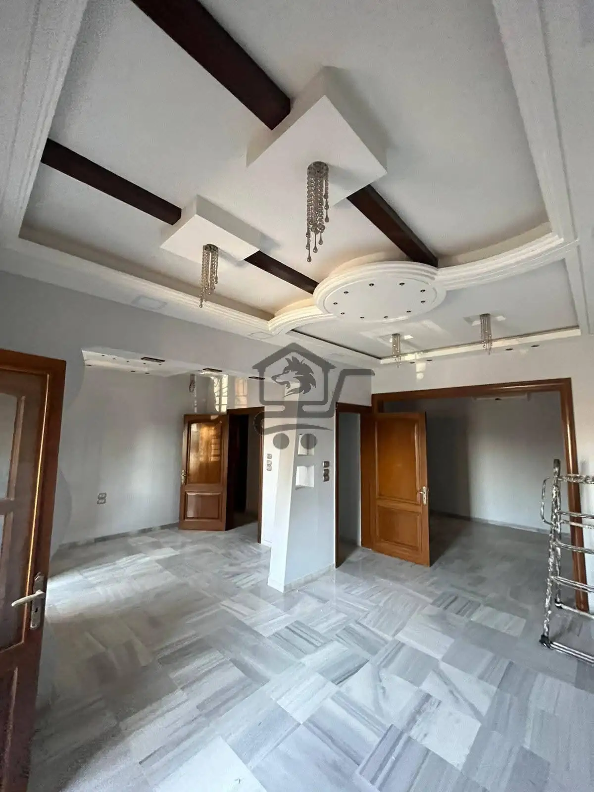 منزل فاخر بموقع متميز - الصورة 9