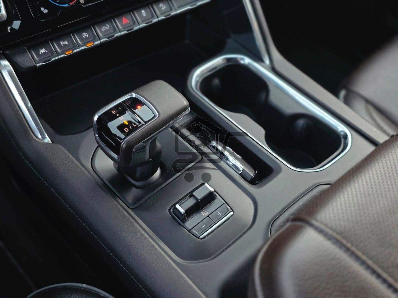 GMC DENALI SIERRA - الصورة 8