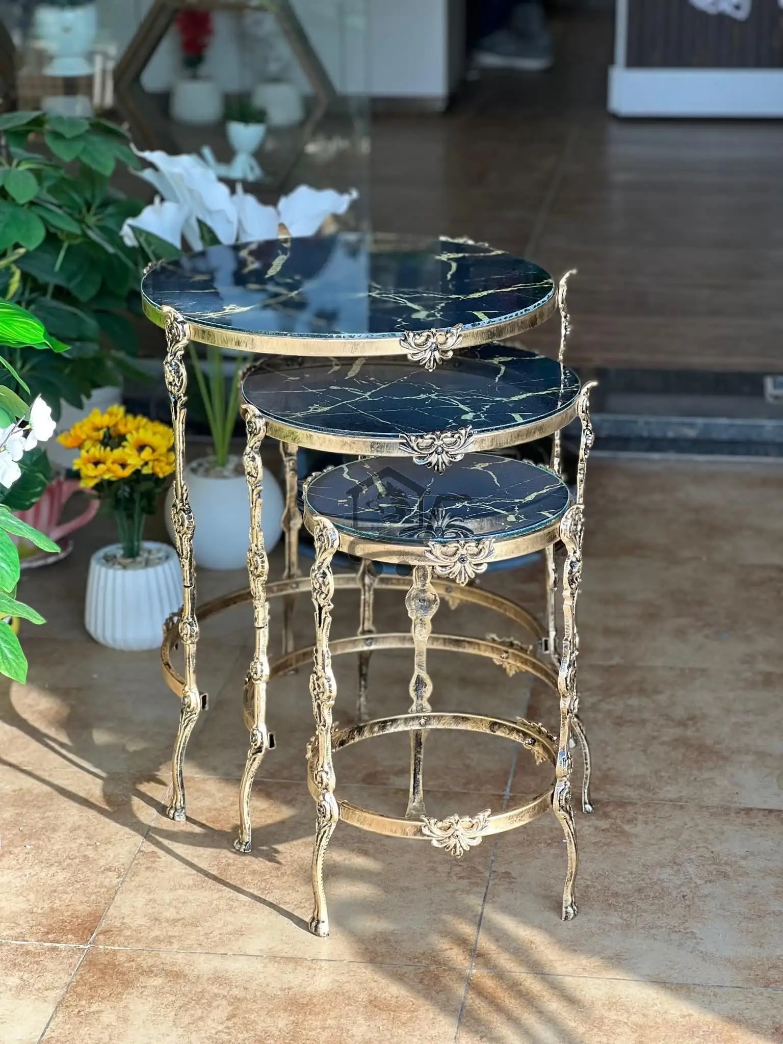 طاولات - الصورة 4