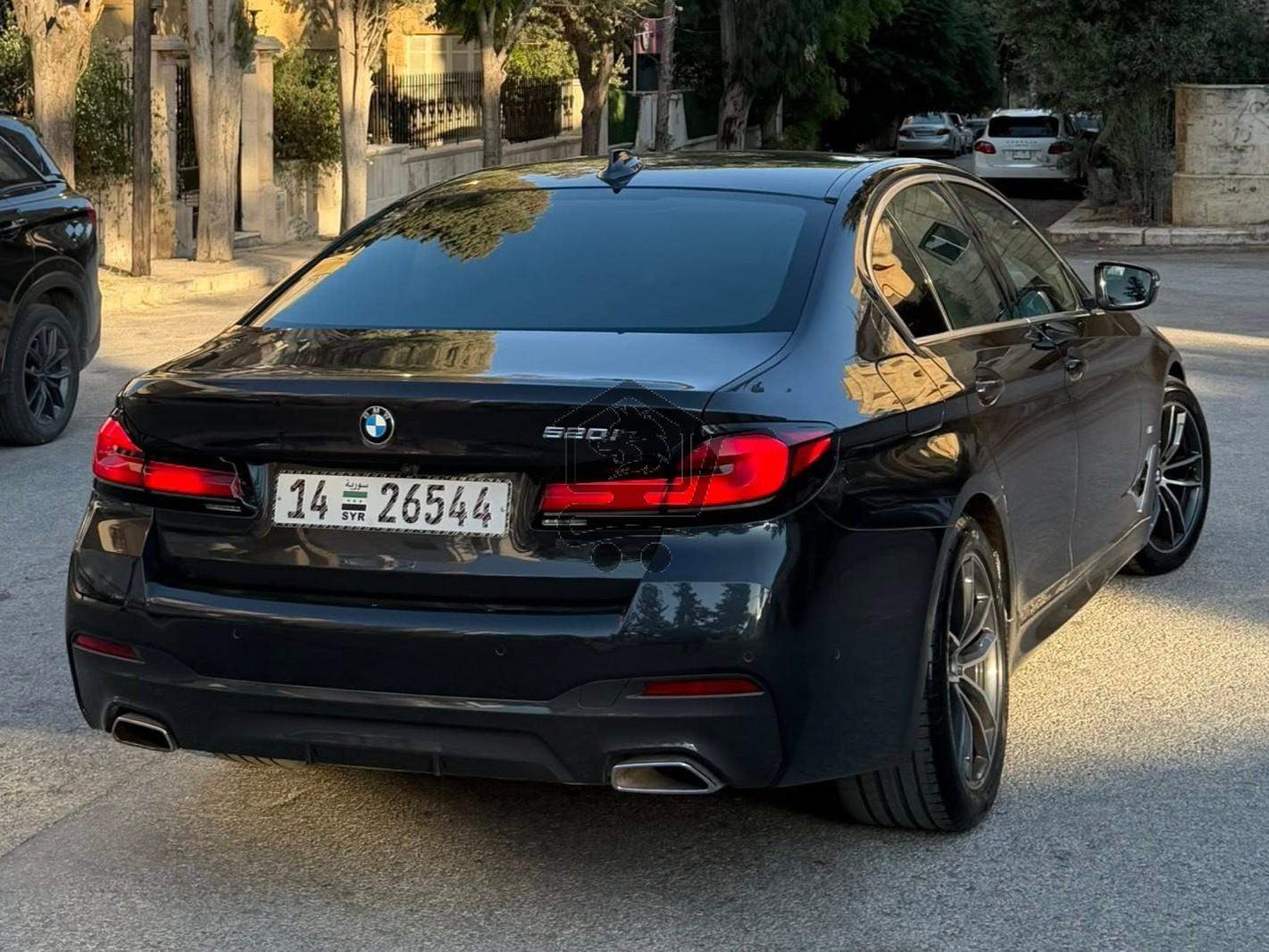 BMW 520i 2022 - الصورة 2